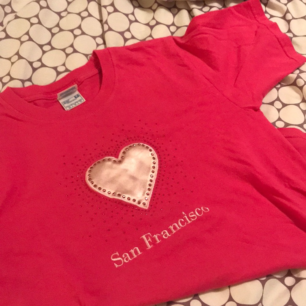 Kids’ T-shirt.